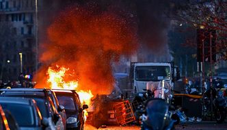 Zadyma kiboli przed meczem Zielińskiego