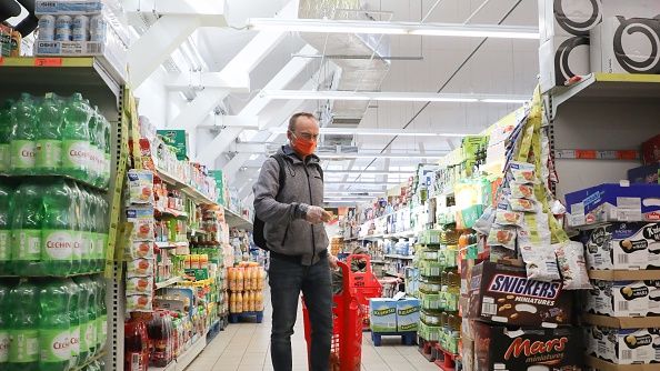  Gwałtownie załamały się oczekiwania gospodarstw domowych co do przyszłej sytuacji gospodarczej, wzrosły obawy co do bezrobocia.