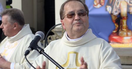 Wiadomo, ile kosztują toalety u Rydzyka. Tutaj nie ma "co łaska"