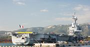 Lotniskowiec Charles de Gaulle w Malmoe. To pierwszy raz