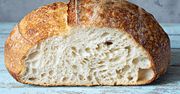 Od kiedy znam tajniki piekarza, nie kupuję chleba na zakwasie. Piekę go sama