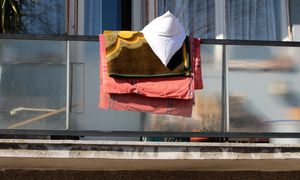 Wietrzyć pościel zimą, czy nie? Odpowiedź jest jednoznaczna