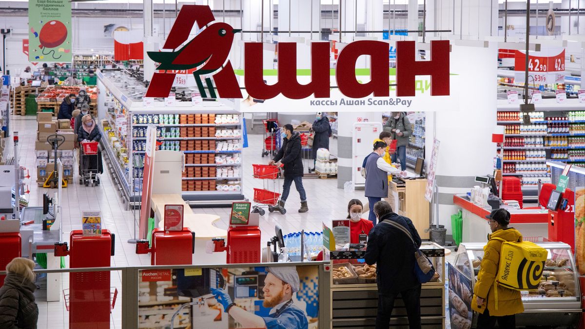 An Auchan Retail International SA hypermarket in Moscow, Russia, on Monday, Jan. 31, 2022. Inflation has remained more than twice the the Bank of Russia's 4% target, despite rate hikes totaling 425 basis points in 2021. Photographer: Andrey Rudakov/Bloomberg via Getty Images