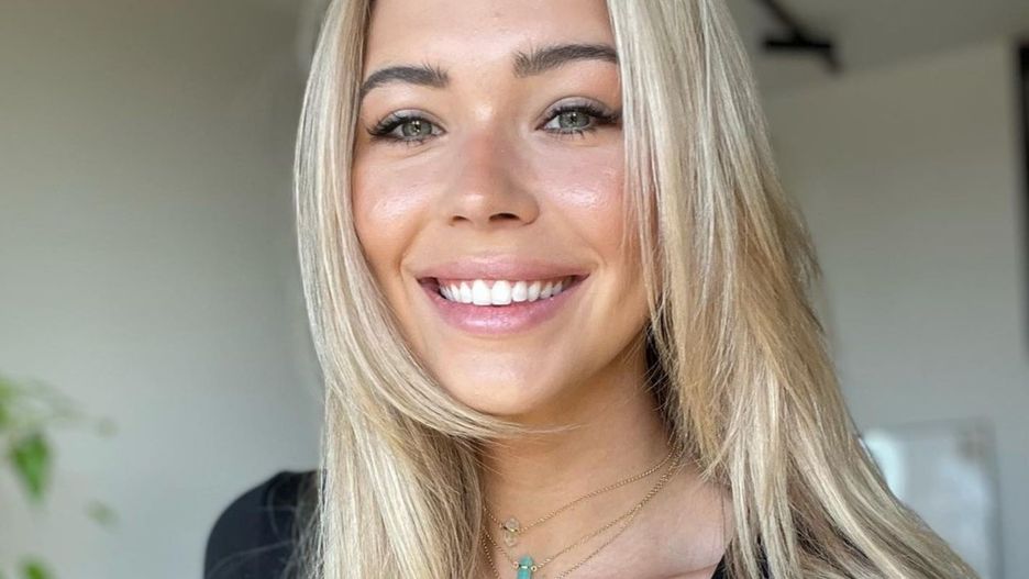 Sandra Kubicka tej jesieni bawi się w stylizacjach kolorami 