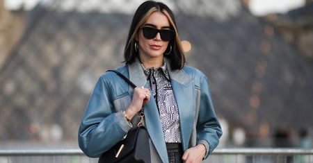 Chunky highlights to najmodniejsza fryzura sezonu. W latach 90. nosił ją każdy