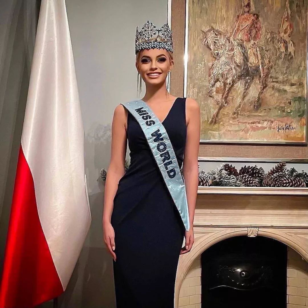 Miss World Karolina Bielawska na salonach w Londynie