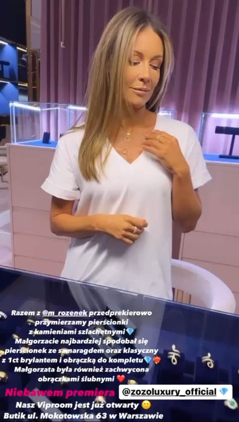 Małgorzata Rozenek mierzy cenną biżuterię