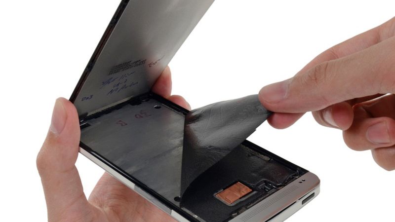 HTC One pierwszym smartfonem, którego nie da się naprawić? 1