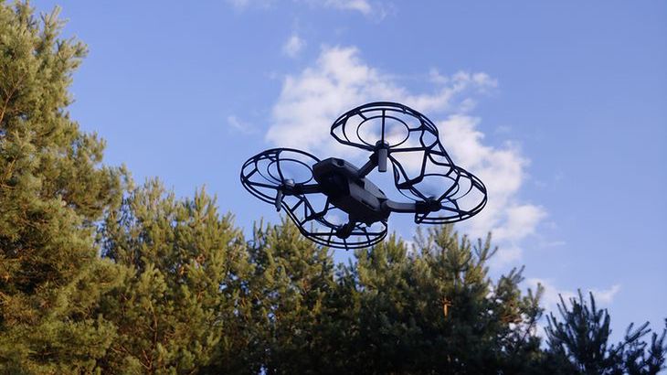 Koronawirus. Data stosowania nowych przepisów latania dronami przesunięta w związku z pandemią 1