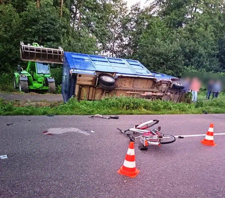 Karbówko: Potrącił go dostawczak. 75-letni rowerzysta zmarł w szpitalu