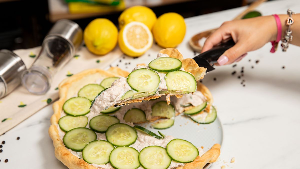Tarta z tuńczykiem i ogórkiem