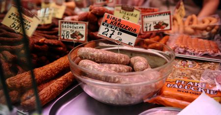 Jak wybrać kiełbasę na Wielkanoc? Oto 5 prostych patentów