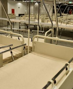 Koronawirus w Polsce. Zakażenia u niemal 500 studentów. Są przewożeni do izolatorium