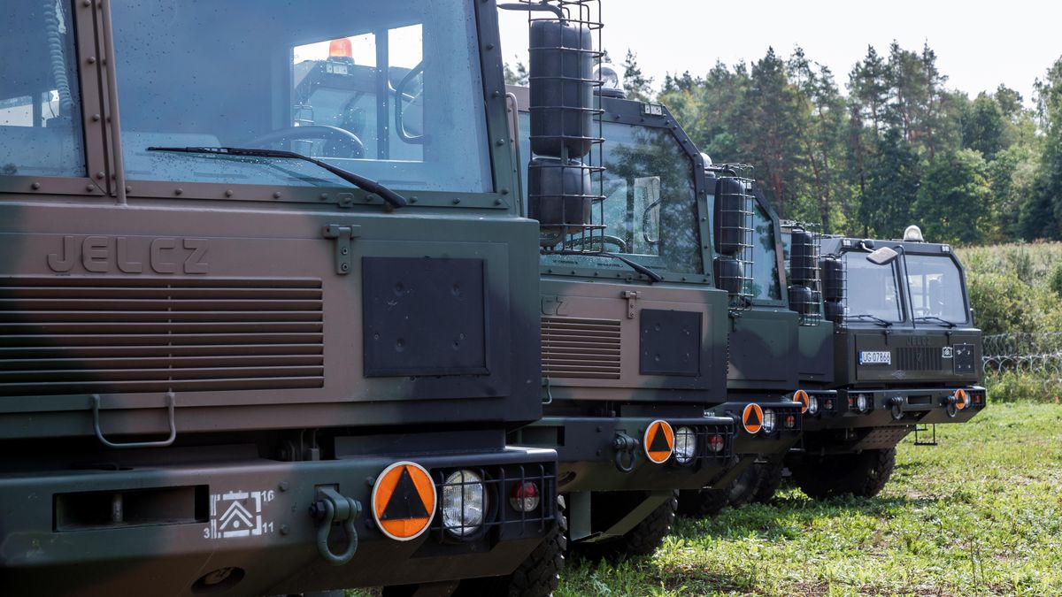 kompleks wojskowy
Olecko, 29.08.2023. Nowo powsta�y kompleks 1. Mazurskiej Brygady Artylerii w Olecku, 29 bm.  (mo/doro) PAP/Marcin Onufryjuk
Marcin Onufryjuk
1. Mazurska Brygada Artylerii, armia, jelcz, kompleks, obrona, pojazd, siedziba jednostki, wizyta, wojsko, �o�nierze, bojowy, uzbrojenie, wojskowy, w�z