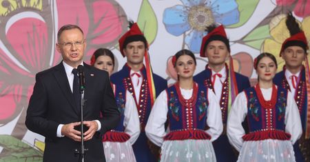 Prezydent wyprawił dożynki. W tym czasie zalewało południową Polskę