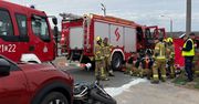 Przechodnie reanimowali motocyklistę, który wjechał w latarnię. Niestety, 58-latek nie przeżył