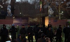 Wielka Brytania zamyka ambasadę w Teheranie