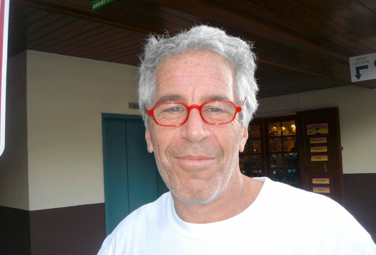 Był przyjacielem Epsteina. Na urodziny "podarował" mu trojaczki