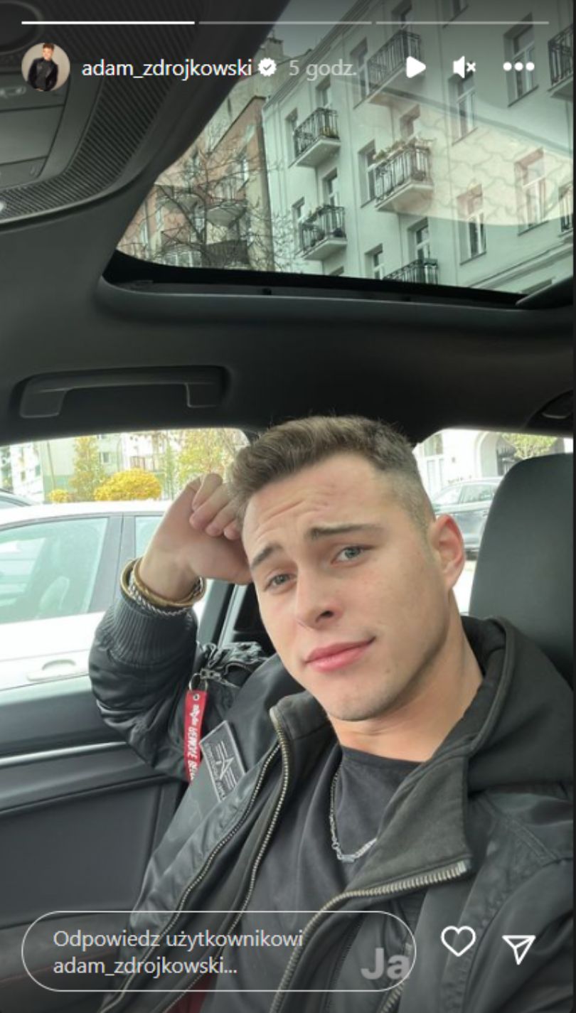 Adam Zdrójkowski pędzi po Warszawie 125km/h