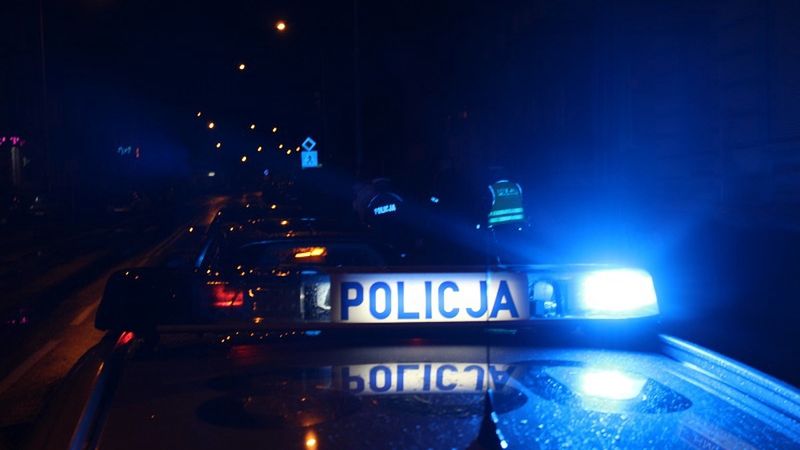 Szklarska Poręba. Nie zatrzymał się do kontroli, bo był pijany. Ucieczkę zakończył wjechaniem w mur