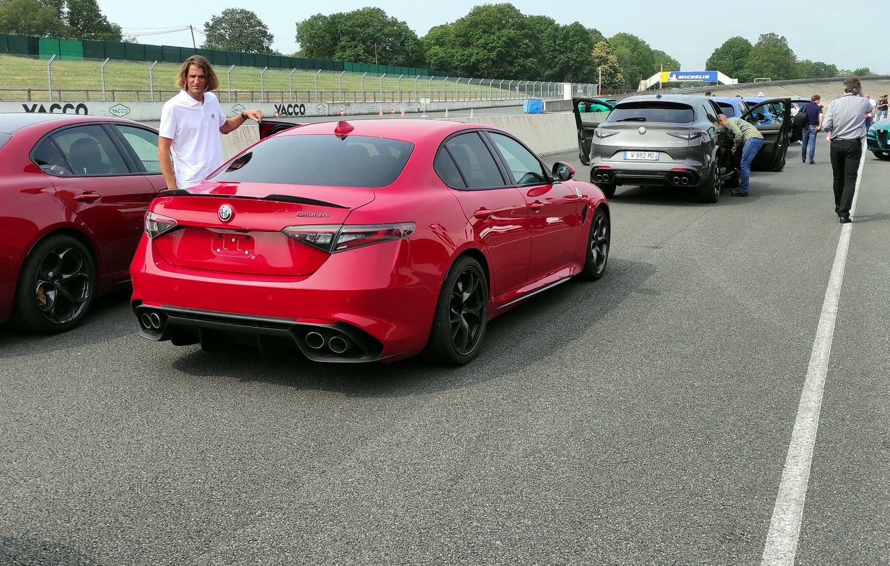 Alfa Romeo Giulia and Stelvio - the difference in height, and thus air resistance, is noticeable.