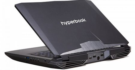 Hyperbook X77DM-G: laptop do gier z desktopowymi podzespołami