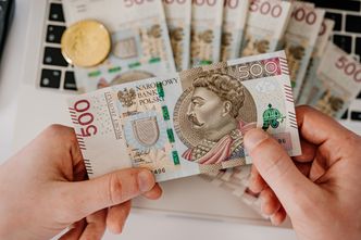 Przyjęła darowiznę w gotówce od matki. Skarbówka nie miała wątpliwości