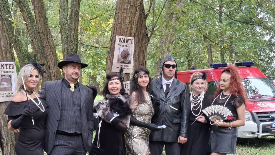Regionalne morsowanie w stylu gangsterskim! Strojów z epoki nie brakowało!