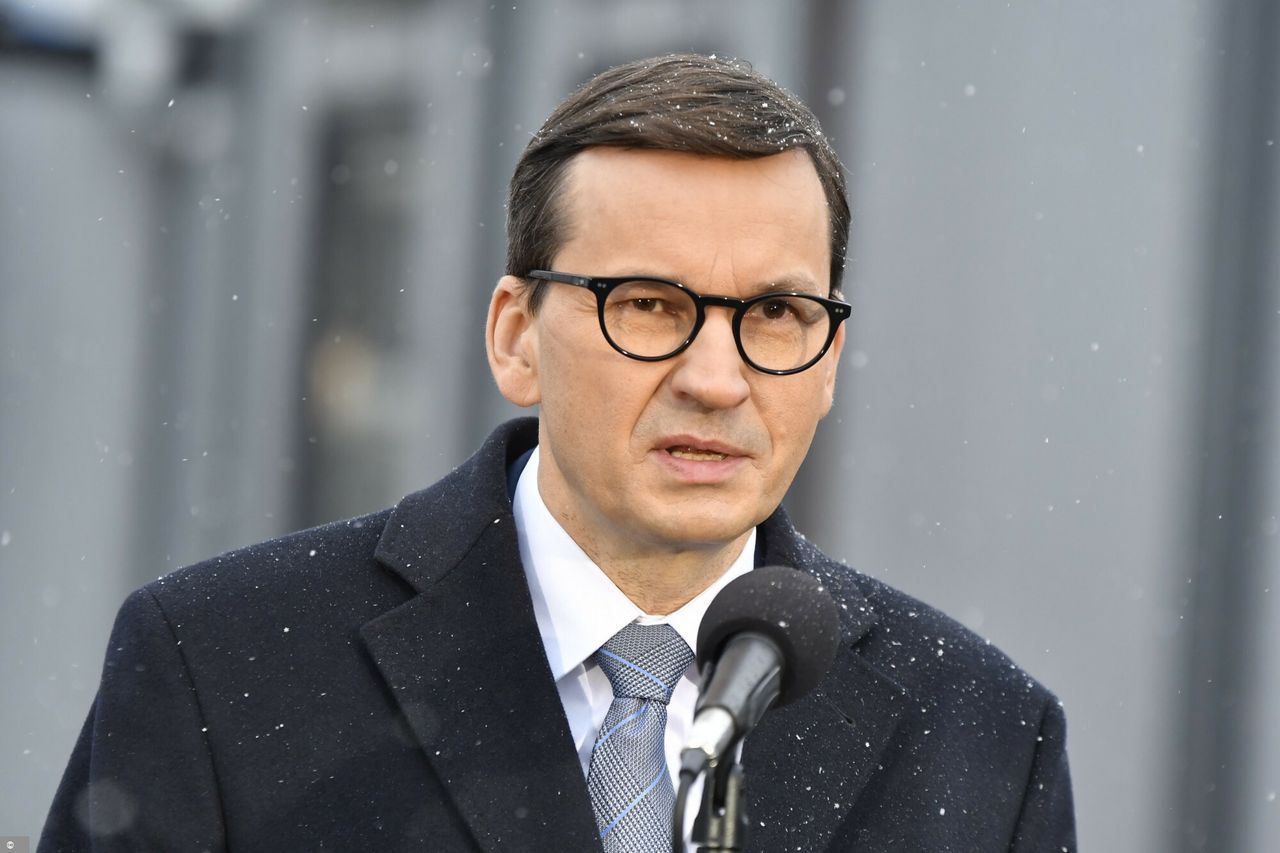 Morawiecki zapowiada obostrzenia na święta. Podał datę