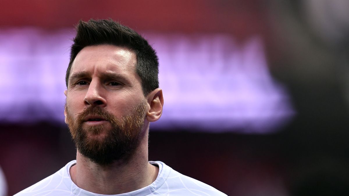 PARIS, FRANCE - MAY 13: Leo Messi of Paris Saint-Germain warms up before the Ligue 1 match between Paris Saint-Germain and AC Ajaccio at Parc des Princes on May 13, 2023 in Paris, France. (Photo by Aurelien Meunier - PSG/PSG via Getty Images)