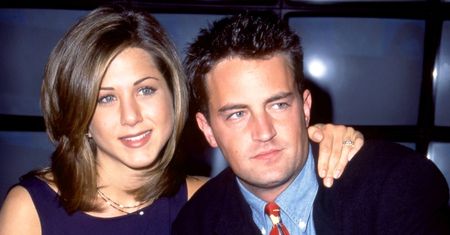 Jennifer Aniston ŻEGNA Matthew Perry'ego. Pokazała SMS-a, jakiego aktor wysłał jej przed śmiercią! (FOTO)