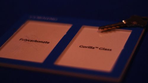 Gorilla Glass - test super wytrzymałego szkła (wideo) 1