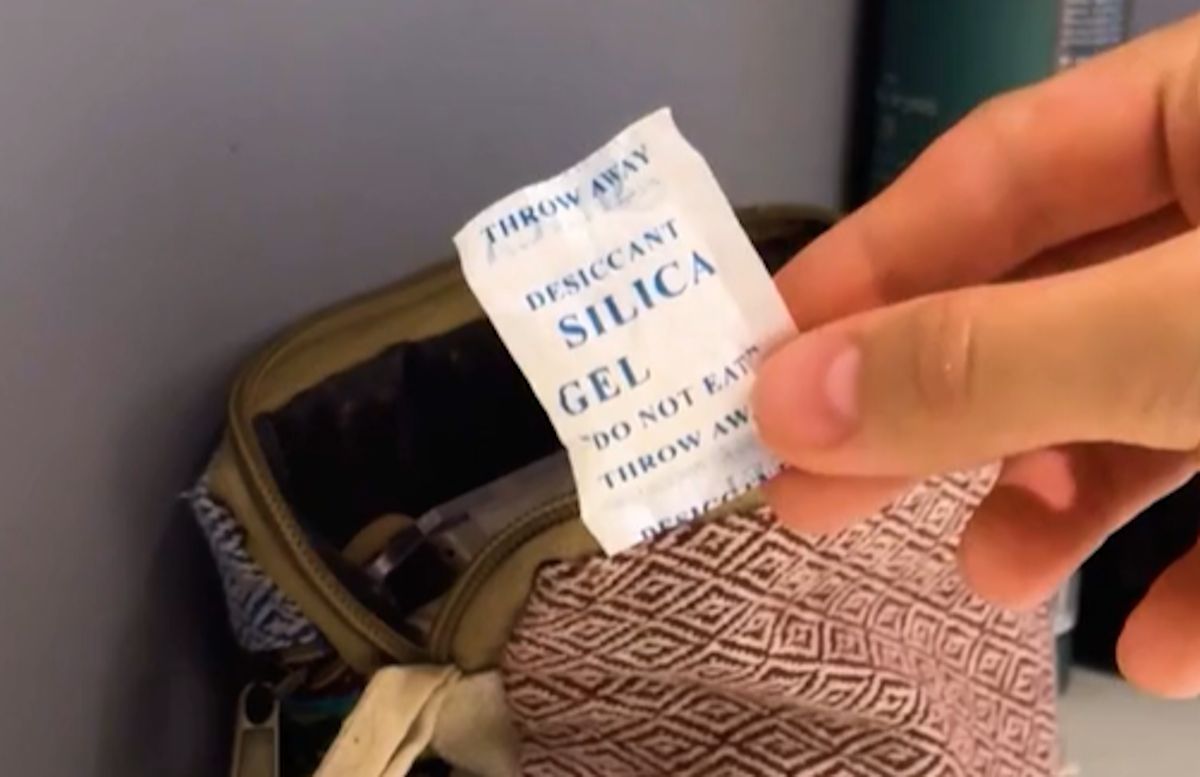 Nie wyrzucaj saszetek silica gel. Tak możesz je wykorzystać