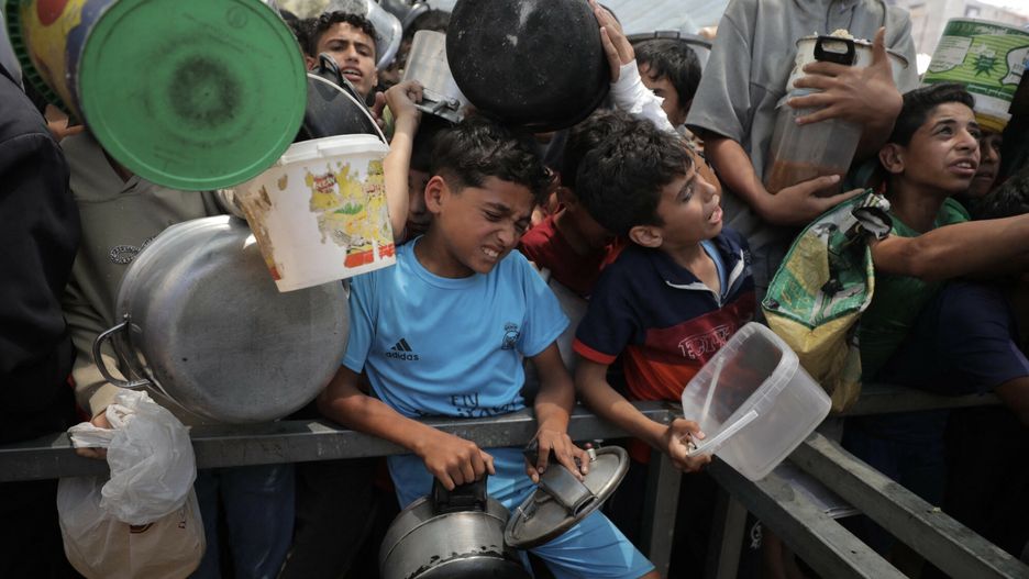 Temporary
GAZA CITY, GAZA - JUNE 26: Charity organizations distribute food to Palestinians at Nusierat Refugee Camp in Gaza City, Gaza on June 26, 2025. Palestinians, affected by the deepening food crisis in the Gaza Strip due to the Israeli attacks, form long queues with containers in their hands to receive hot meals distributed by aid organizations. Hassan Jedi / Anadolu/ABACAPRESS.COM
AA/ABACA