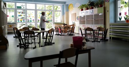 Kiedy powrót do szkoły na Śląsku? I co z maturami? Nauczyciele i uczniowie boją się. "Brakuje dodatkowych wytycznych"