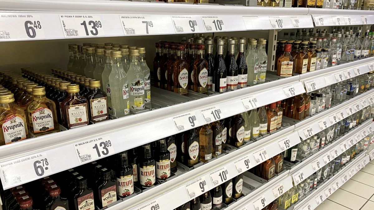 Minister finansów rozważa wprowadzenie "opłaty małpkowej"