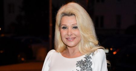 Aldona Orman chwali się świadectwem córki. Jedynka z każdego przedmiotu