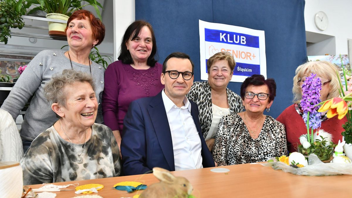 Premier Mateusz Morawiecki zapowiedział w poniedziałek w Gryfowie Śląskim, że 13. emerytury trafią do seniorów w maju i czerwcu
