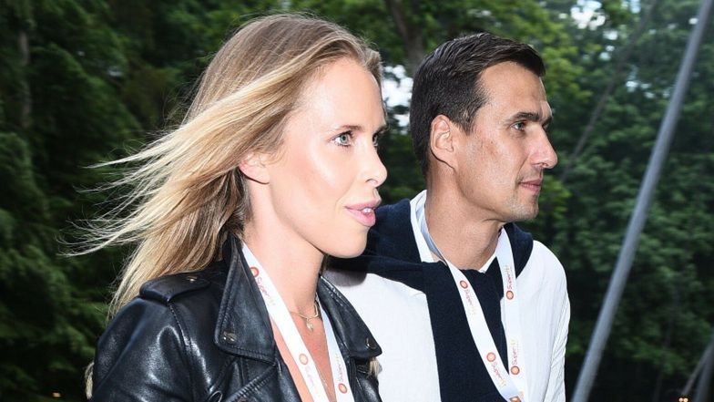 Jarosław Bieniuk z Zuzanną Pactwą oklaskują Beatę Kozidrak na koncercie podczas Sopot SuperHit Festiwalu