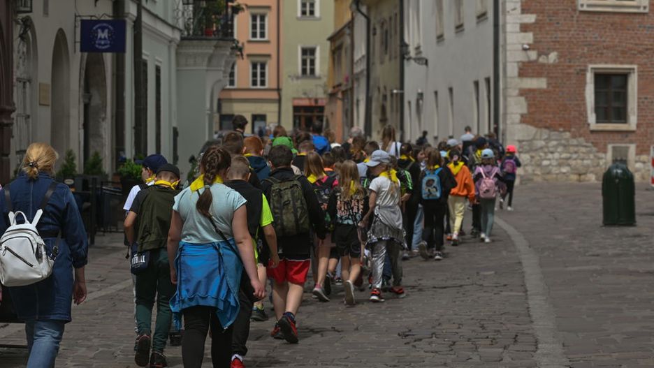 Uczniowie będą mogli korzystać z dodatkowych pieniędzy na wycieczki szkolne