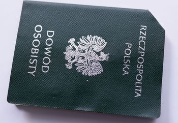 Masz w domu stary dowód? Absolutnie go nie wyrzucaj