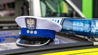 Ponad 3 promile, sądowy zakaz i uszkodzone opony. 32-latek zatrzymany w Ostrowcu
