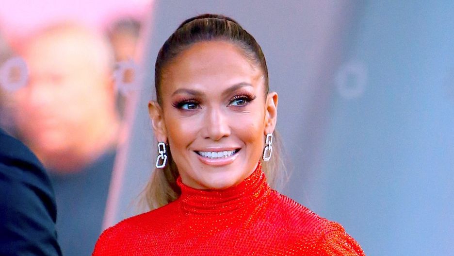 Jennifer Lopez pokazała swoje zgrabne nogi