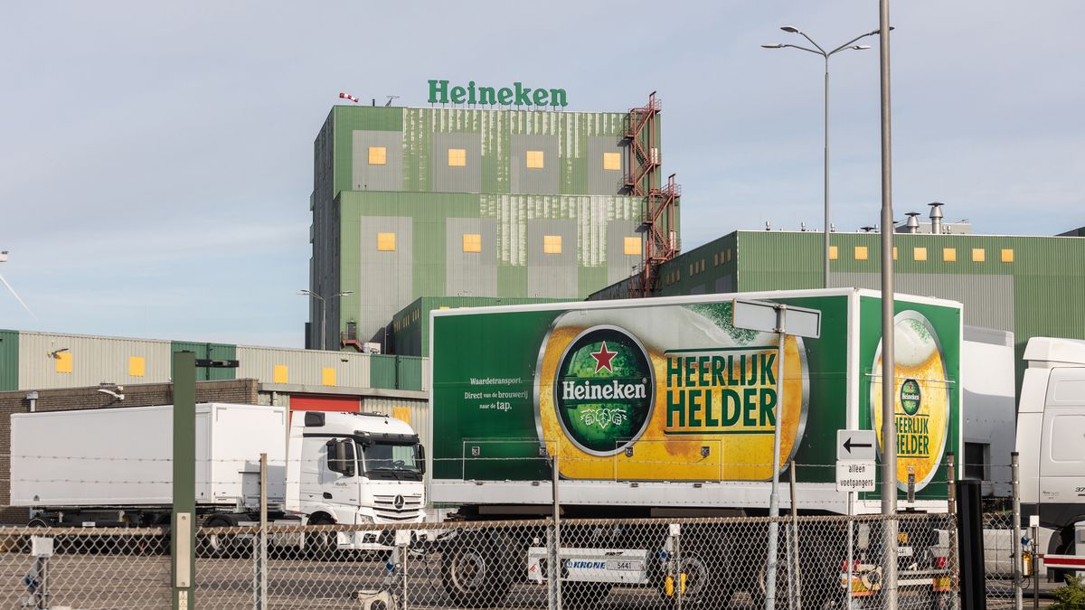 Delivery trucks at the Heineken NV brewery in S-hertogenbosch, Netherlands, on Tuesday, Feb. 13, 2024. The company is expected to release earnings Feb. 14 before the market open. Photographer: Peter Boer/Bloomberg via Getty Images