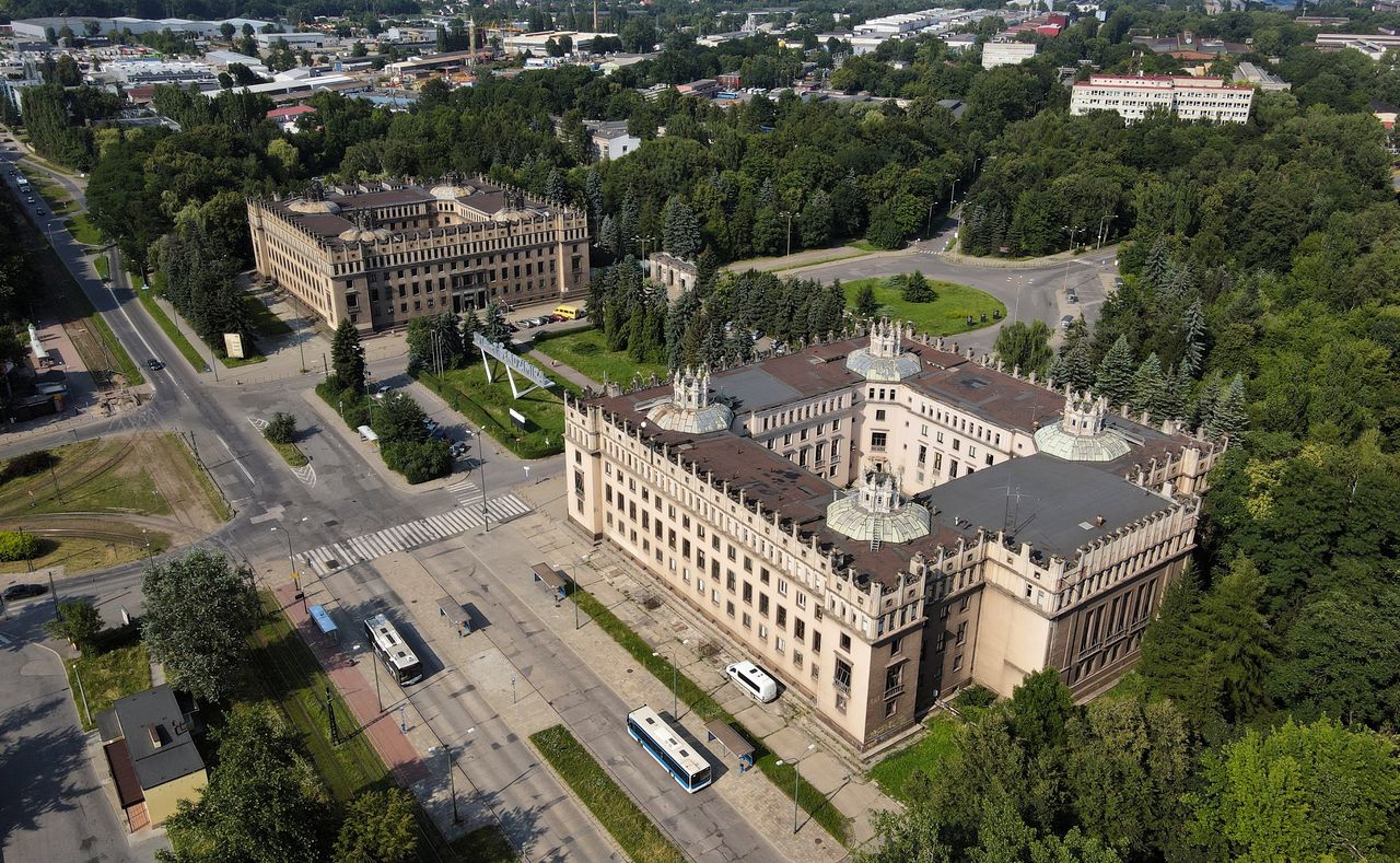 Centrum Administracyjne dawnej Huty im. Lenina 