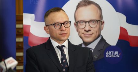 Furtka wiceministra Sobonia. Bez egzaminu został doradcą podatkowym