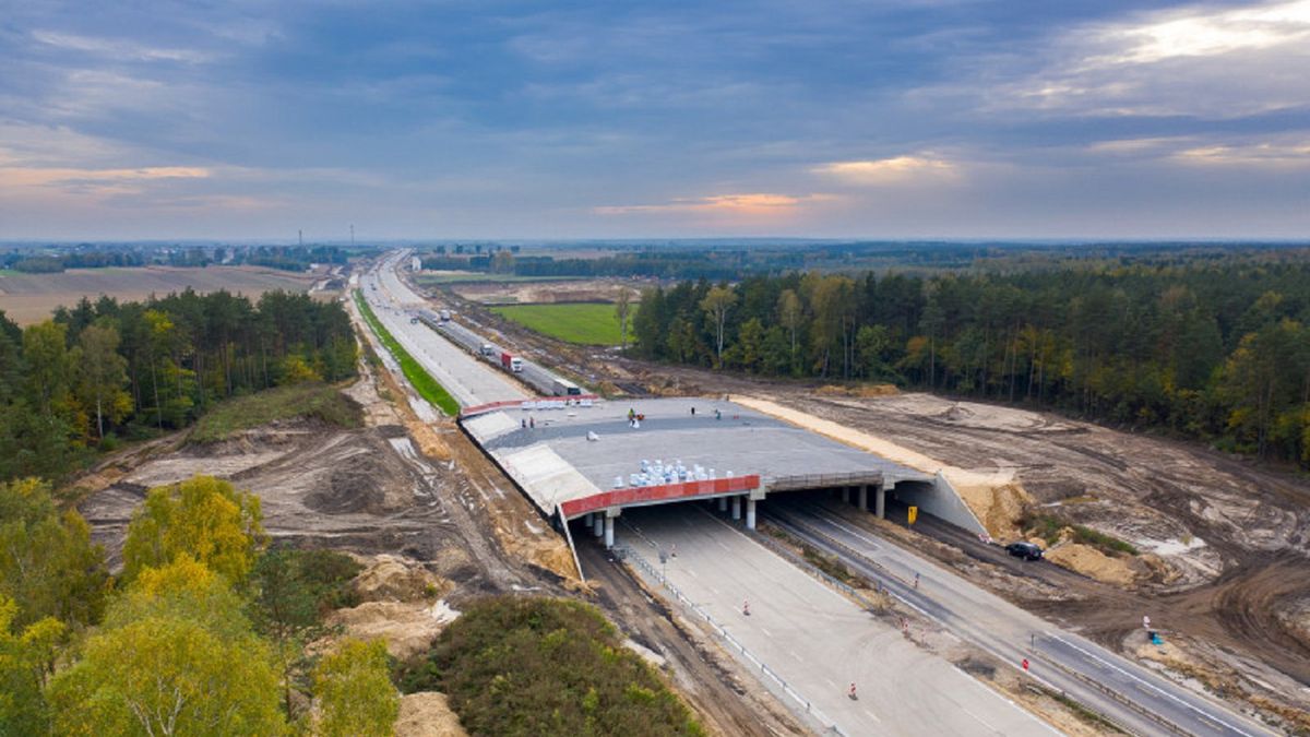 Budowa betonowej autostrady A1. Pierwsi kierowcy już pojechali