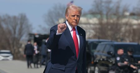 Trump ostrzega Iran. Ceny ropy w górę