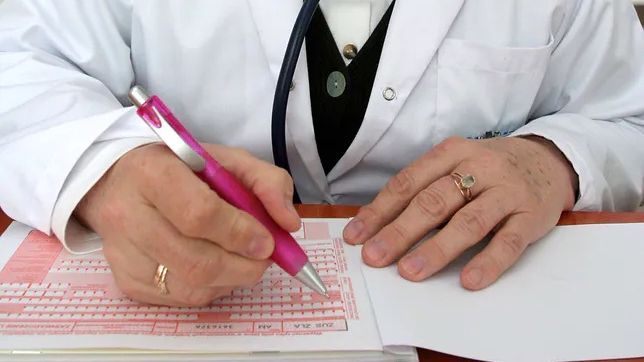 Pracownicy zachowują prawo do pobierania wynagrodzenia chorobowego przez okres 33 dni niezdolności do pracy.