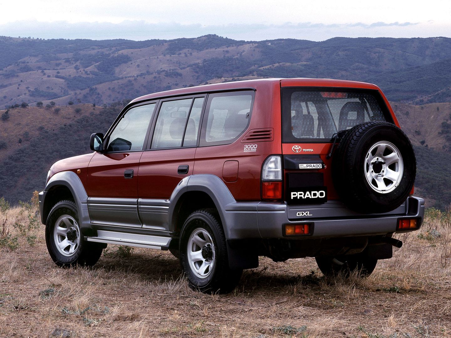 Na rynku europejskim Toyota Land Cruiser J9, znana również jako Land Cruiser 90, zastąpiła model 4Runner. Samochód na wskroś nowoczesny został błyskawicznie wchłonięty przez rynek.